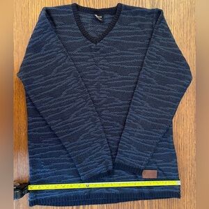 ✨LAST ACT!!! Men's V-Neck Sweater in Navy and Black